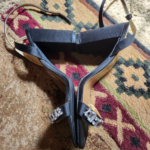 Heels - Picture 4 of 7